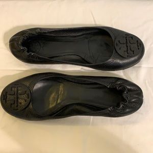Tory Burch Black Leather Reva Flats.
